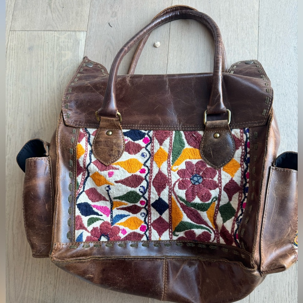 Carry all shoulder bag